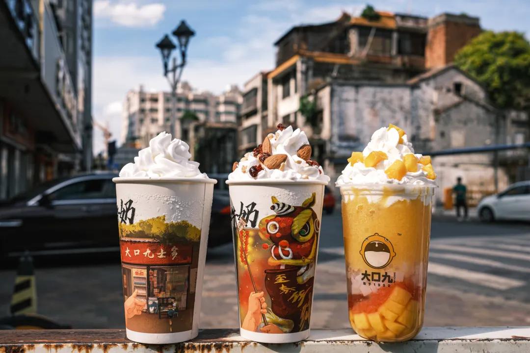 创业的年轻人，选择自创奶茶品牌还是奶茶加盟好？